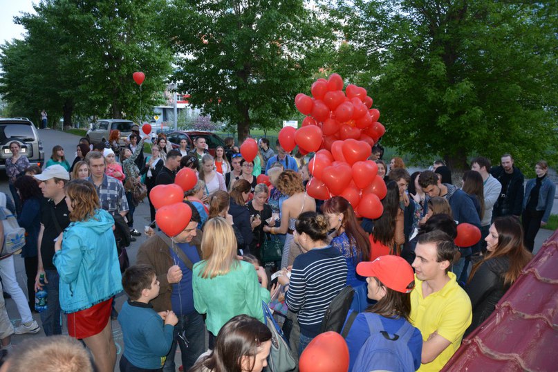 21.40-21.50 «ОТПУСКАЮ МЕЧТУ В НЕБО». Традиционное коллективное послание воздушных шариков.